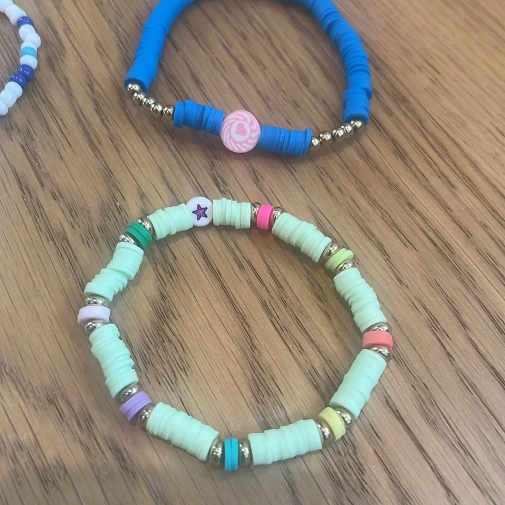 Fun set of‎ 5 blue-toned friendship bracelets